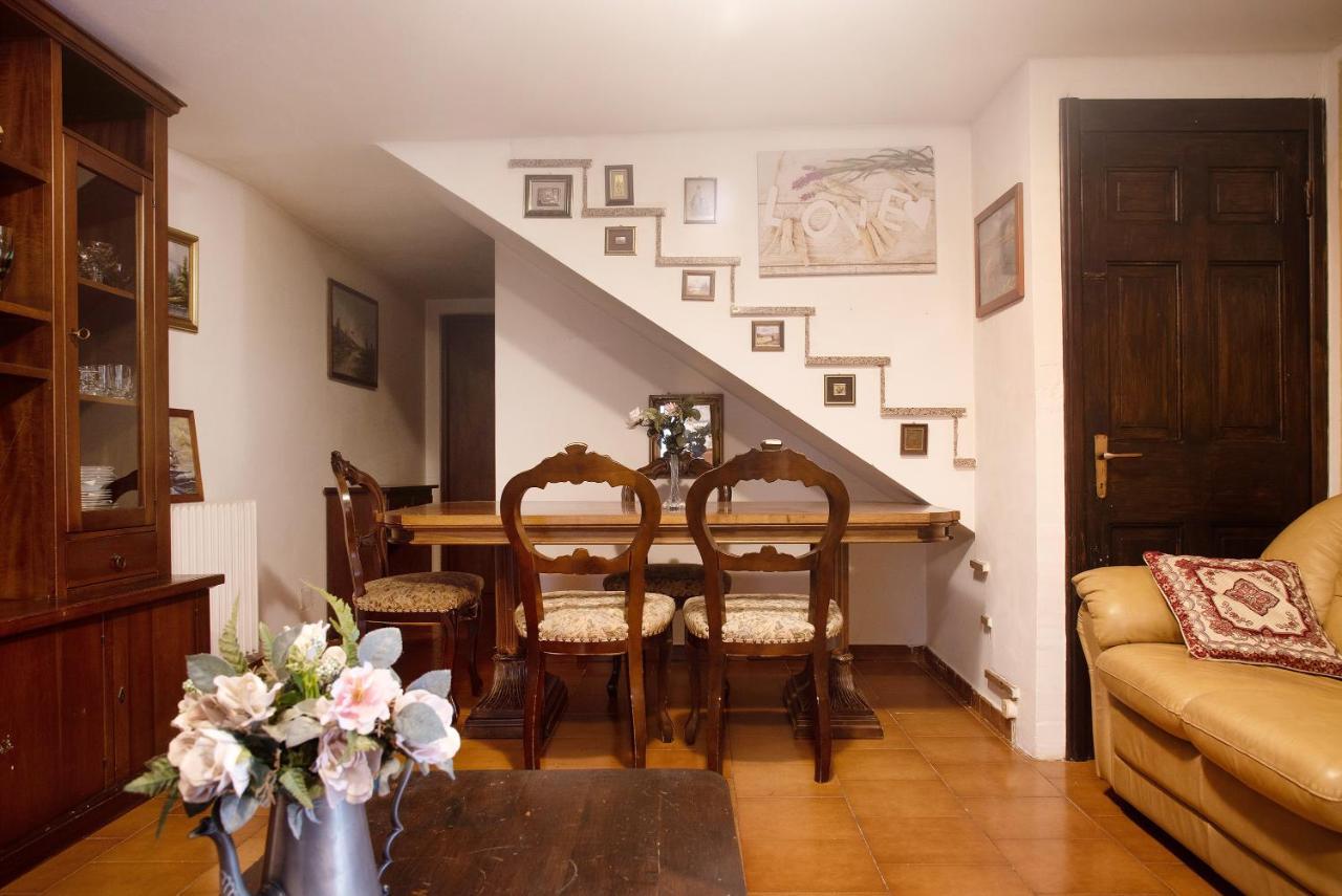 Apartmán Casa Flora Porto Ceresio Exteriér fotografie