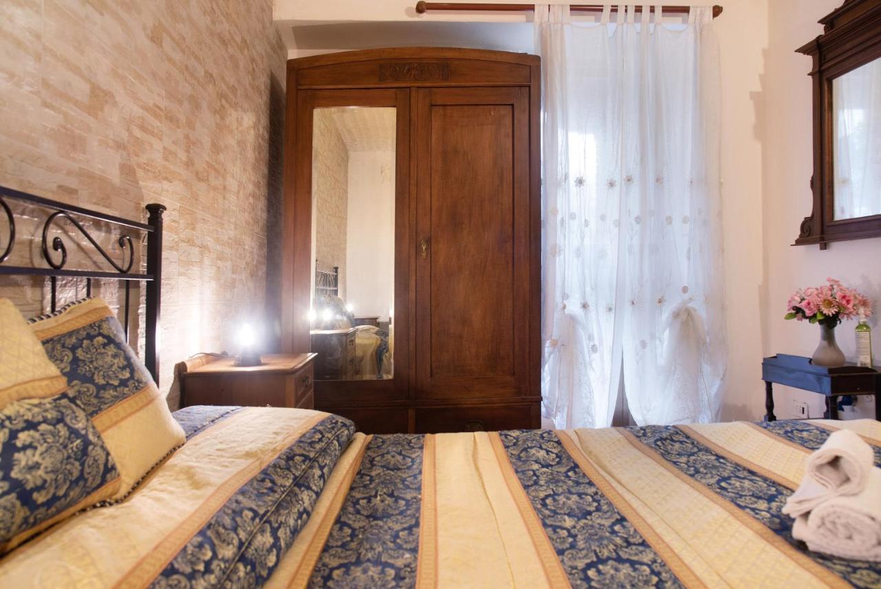 Apartmán Casa Flora Porto Ceresio Exteriér fotografie